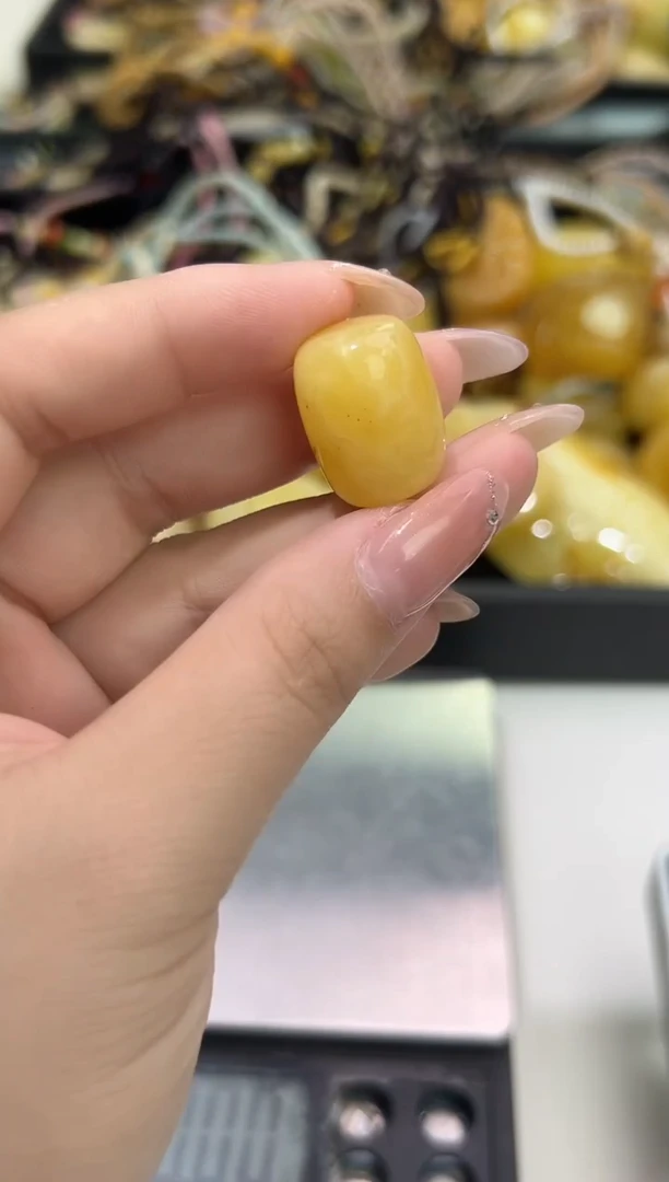 裸石琥珀未镶嵌琥珀蜜蜡吊坠