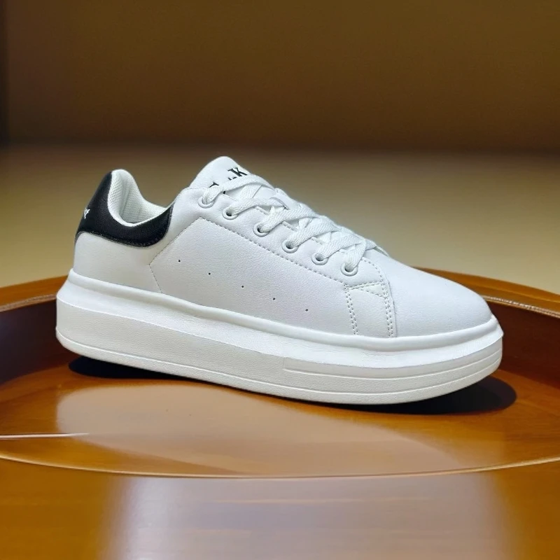 SJ3新款皮面透气轻便情侣板鞋CK2388