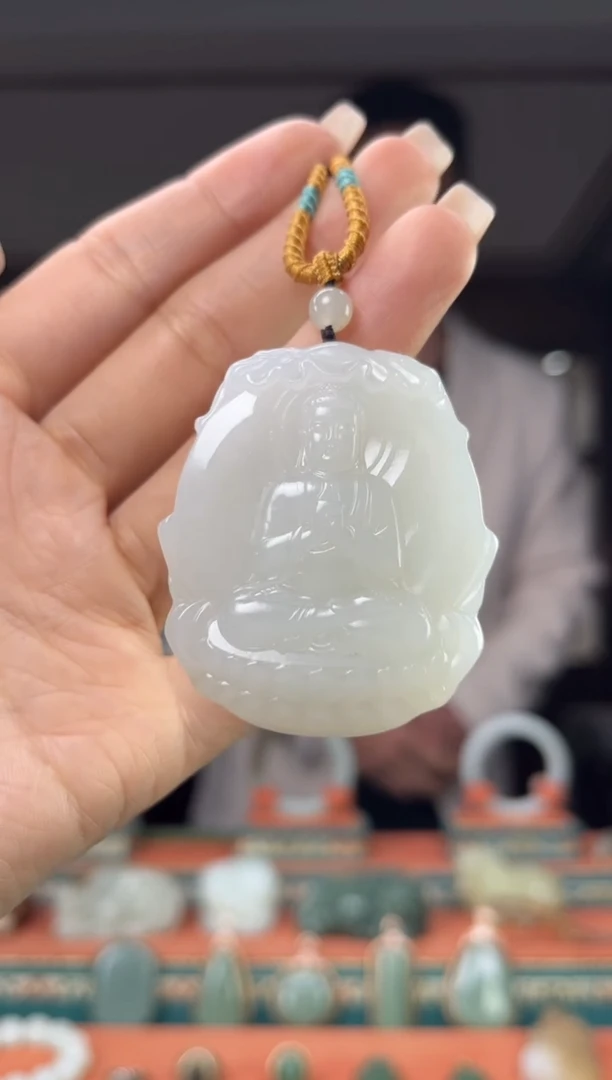 颈饰未镶嵌和田玉佩佩猪 狗