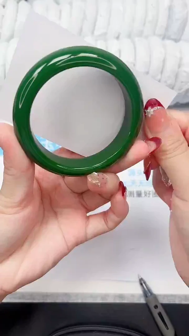 未镶嵌手镯石英质玉121-56.4BCL