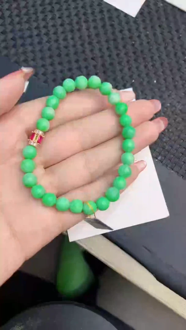颈饰未镶嵌翡翠1