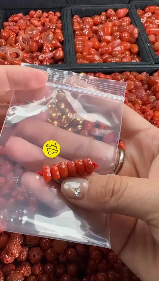 【闪购商品】南红玛瑙颈饰未镶嵌1