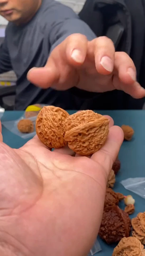 吊坠文玩核桃U****店南疆石413