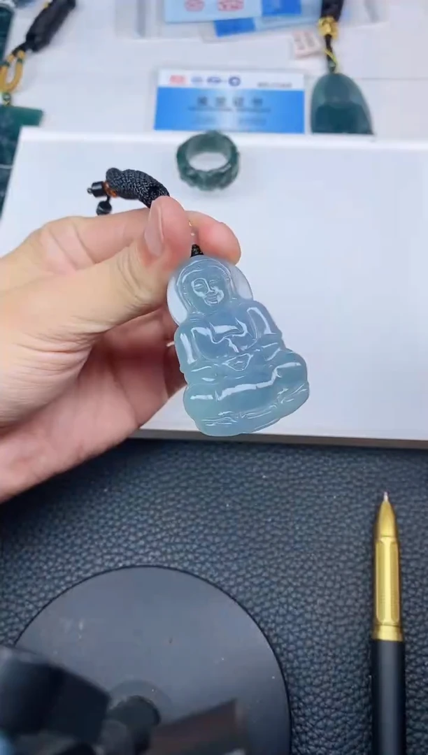 颈饰未镶嵌翡翠