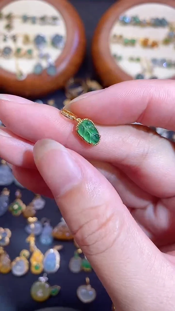 翡翠18K金镶嵌颈饰天然 A货翡翠