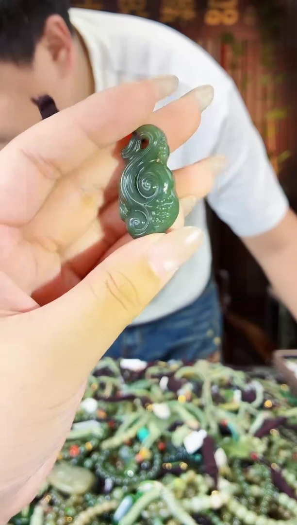未镶嵌和田玉挂件多样性发货拍一发一