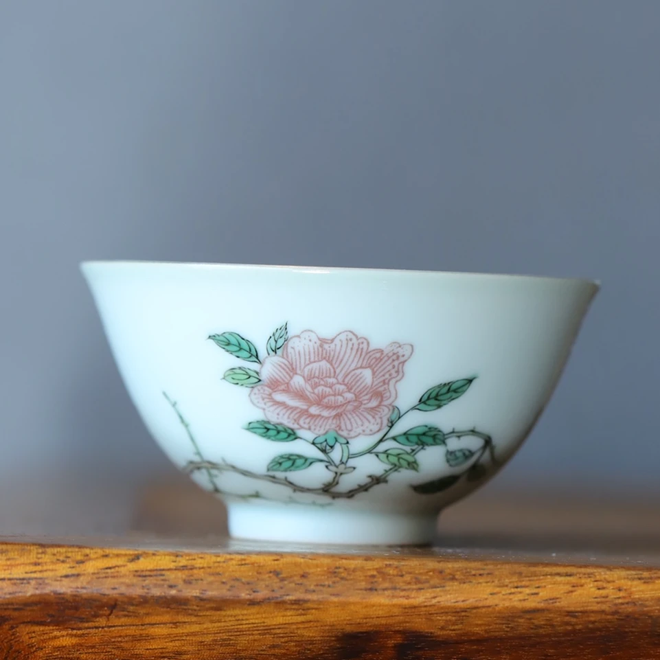 （神工妙造）小愚斋釉里红加彩花卉纹撇口杯80ml纯手工主人杯名窑