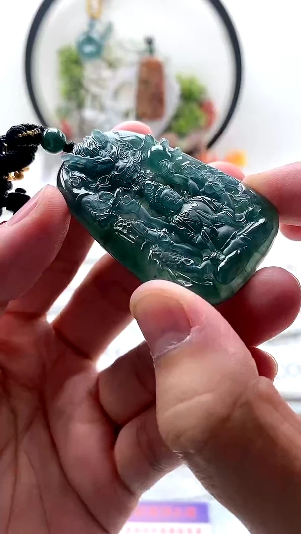 颈饰未镶嵌翡翠千手观音