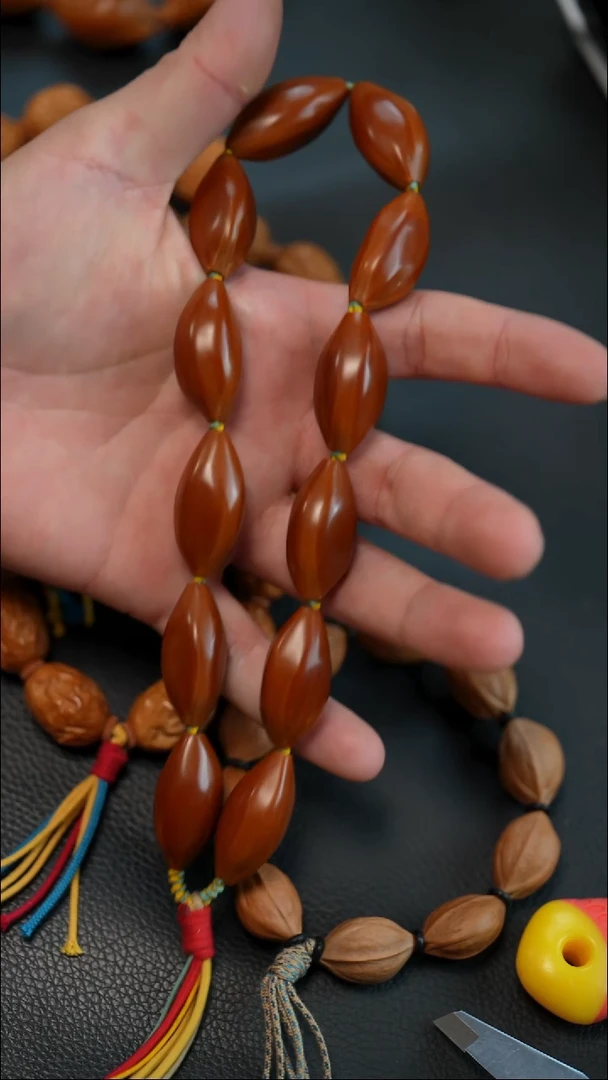 手串/手链橄榄核鸡血红 手持 16mm