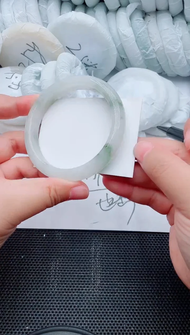 石英质玉手镯未镶嵌D100-60-611