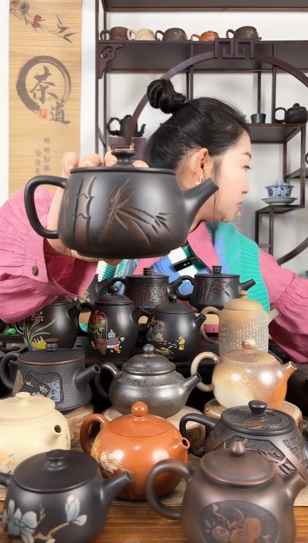 冬***@云南建水紫陶茶壶400CC左右无礼盒