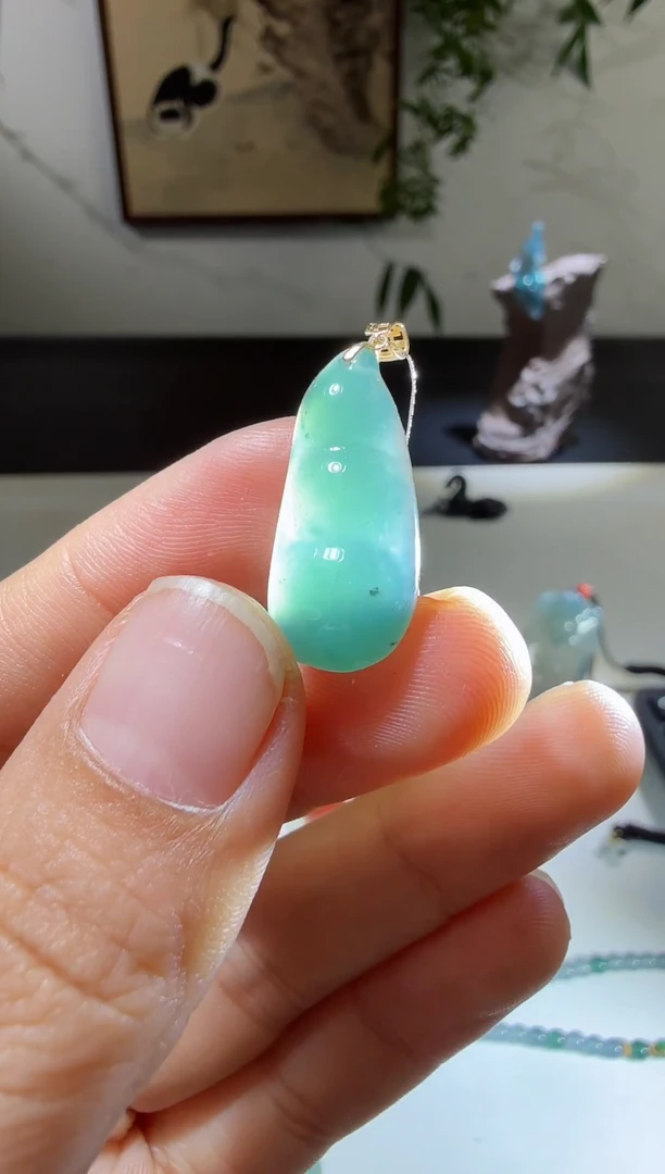 吊坠(不含链)18K金镶嵌翡翠豆子