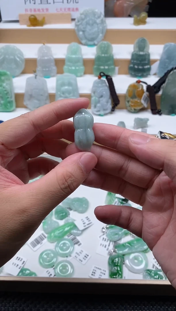 【闪购商品】翡翠颈饰未镶嵌82好事发生