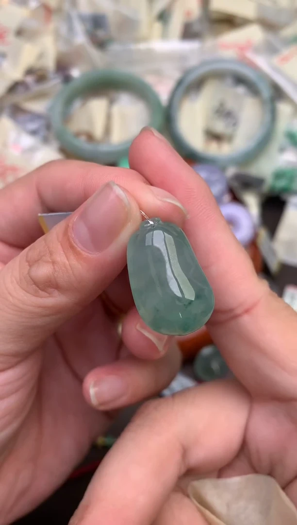 翡翠挂件未镶嵌—