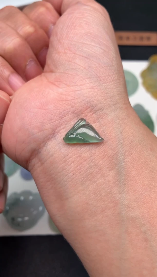 未镶嵌定制翡翠翡翠