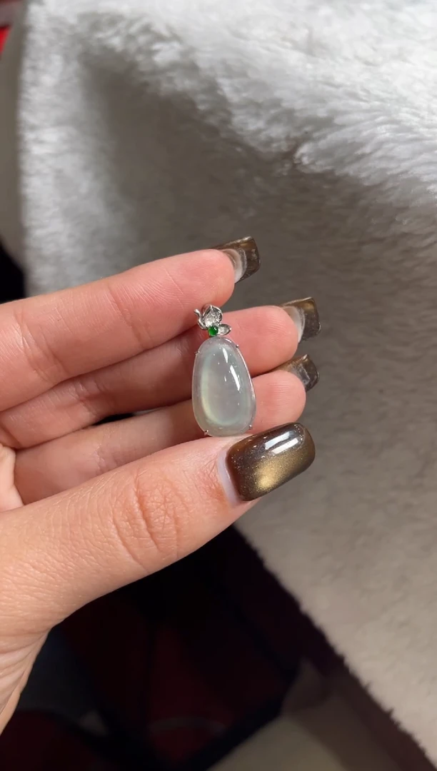 吊坠(不含链)18K金镶嵌翡翠38号标签撕毁不退换