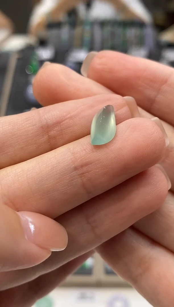 颈饰未镶嵌翡翠随形