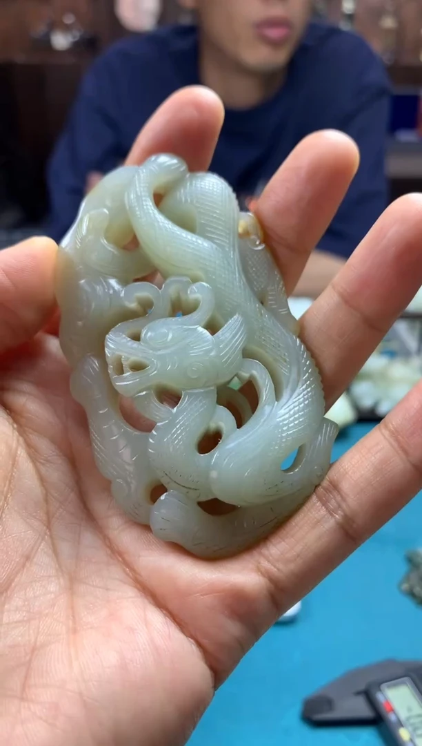 和田玉未镶嵌颈饰1
