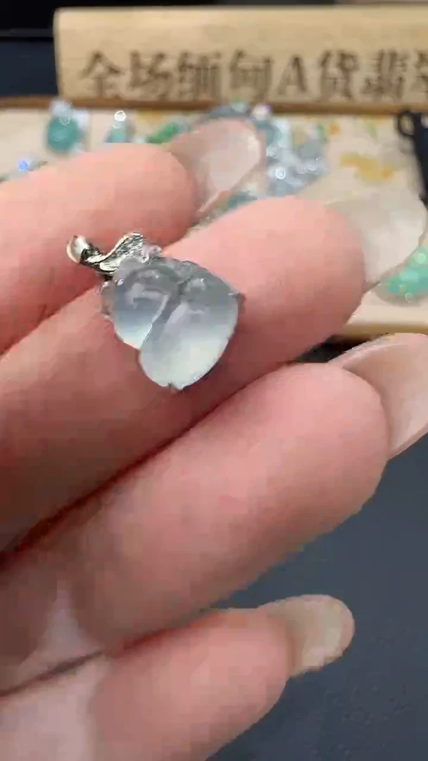 吊坠(不含链)18K金镶嵌翡翠41