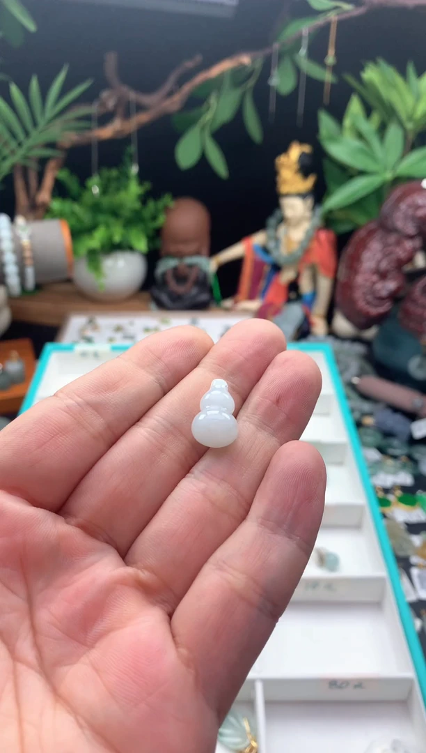 颈饰未镶嵌翡翠1