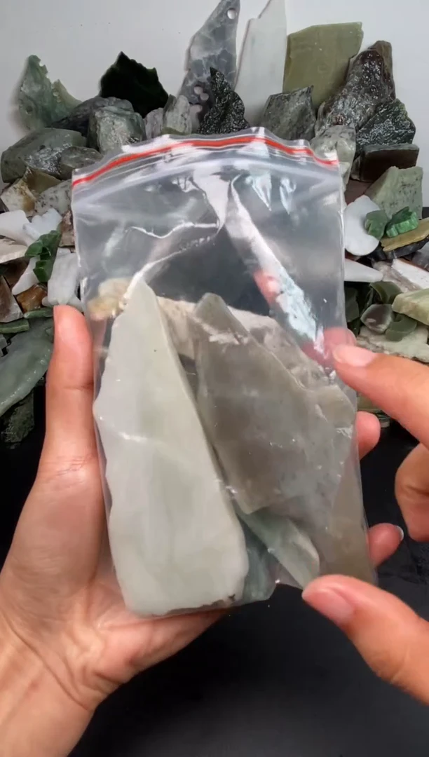 未镶嵌和田玉摆件2