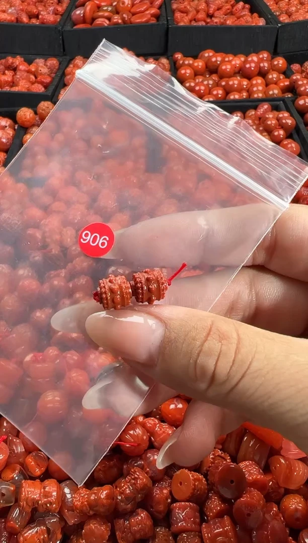 颈饰未镶嵌南红玛瑙1