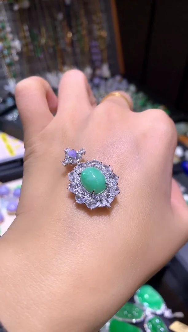 【闪购商品】翡翠吊坠(不含链)银S925镶嵌蛋面