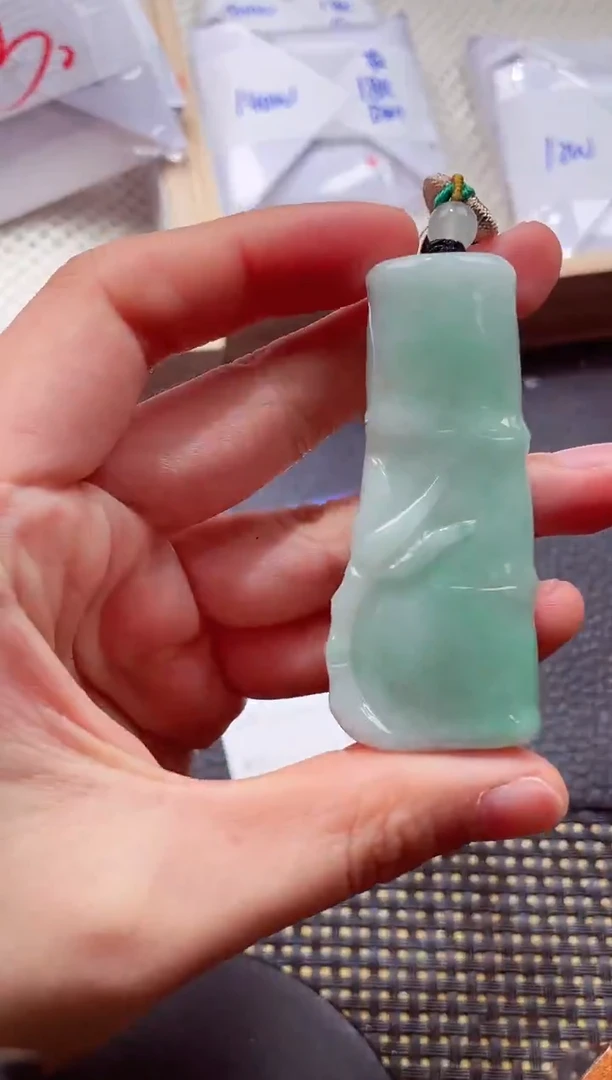 颈饰未镶嵌翡翠000111