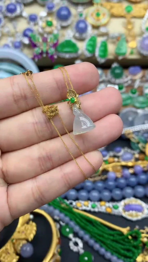 翡翠18K金镶嵌颈饰450-春日珠宝