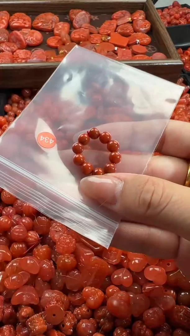 颈饰未镶嵌南红玛瑙1