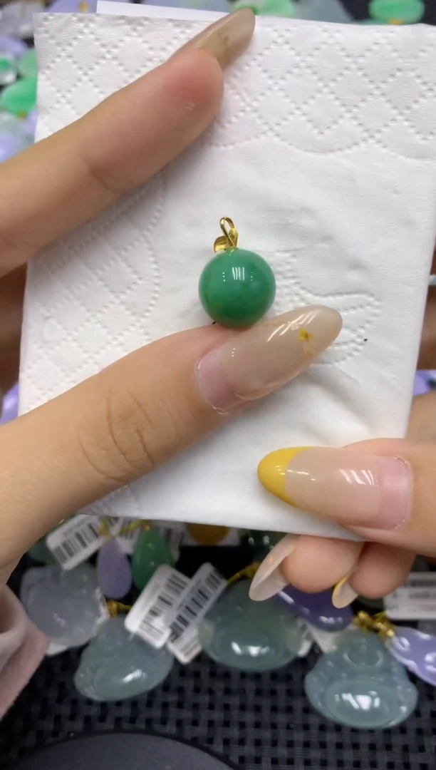 颈饰18K金镶嵌翡翠天然缅甸翡翠A货