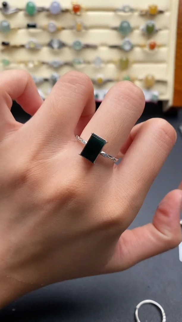 银S925镶嵌戒指翡翠333333+5