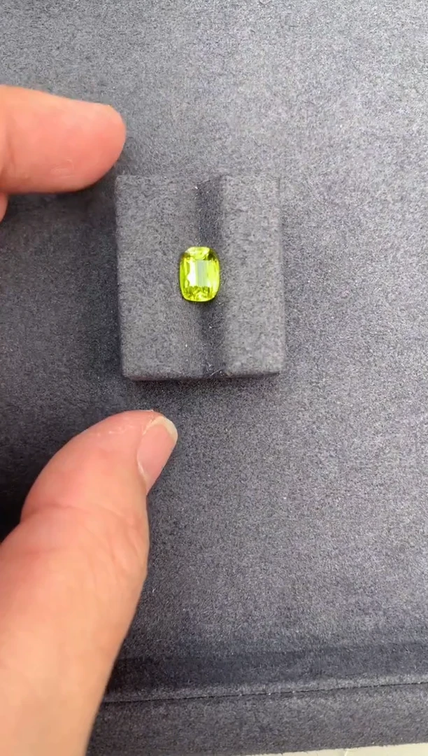 【闪购商品】金绿宝石裸石未镶嵌1.5ct金绿宝石