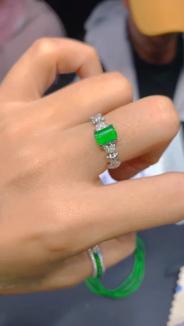 【闪购商品】定制翡翠未镶嵌58多样性发货（发其一）