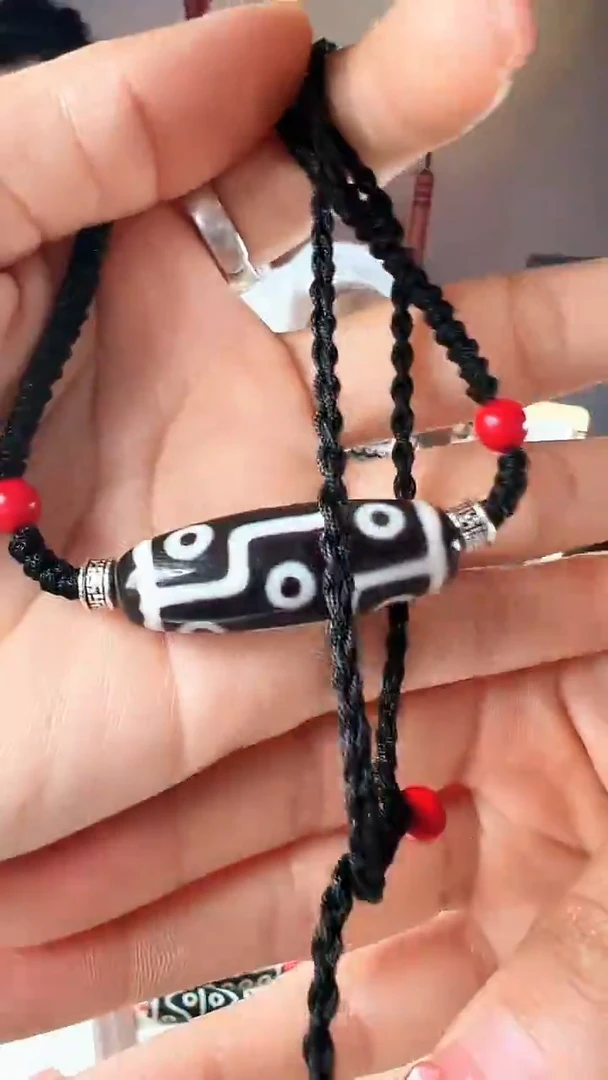 玛瑙/玉髓颈饰未镶嵌九眼