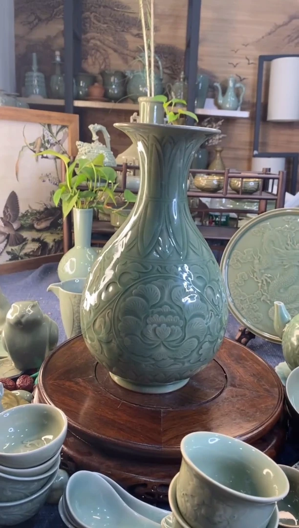 困**海900083手工刻花玉壶春 1只