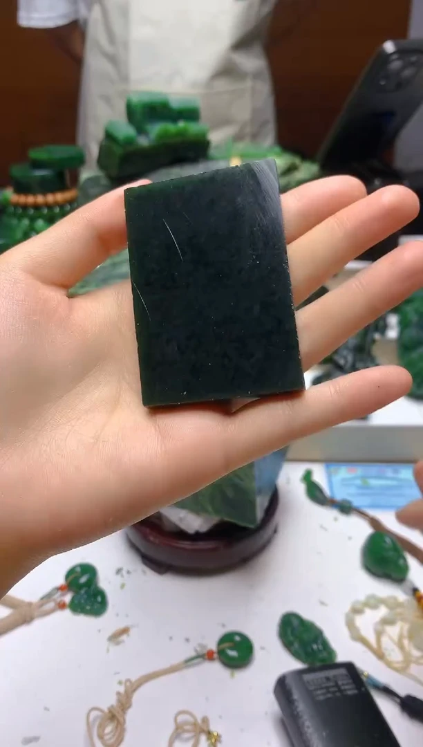 未镶嵌和田玉（青玉）珠宝半成品随机发货一个