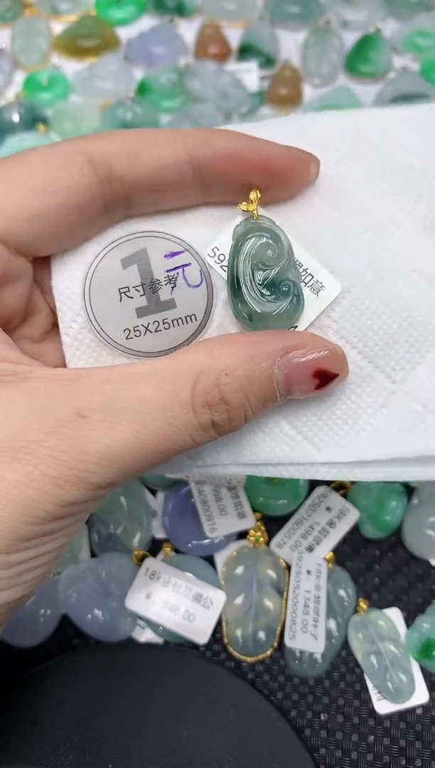 翡翠18K金镶嵌颈饰1111111