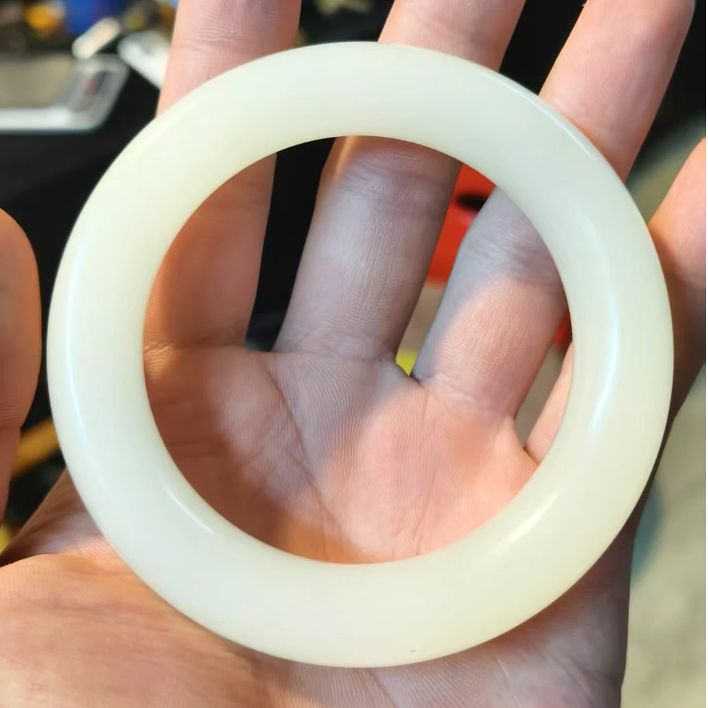 【闪购链接】和田玉白色圆条手镯