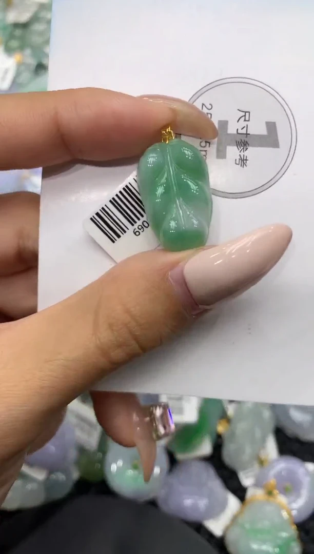 颈饰18K金镶嵌翡翠111111111111