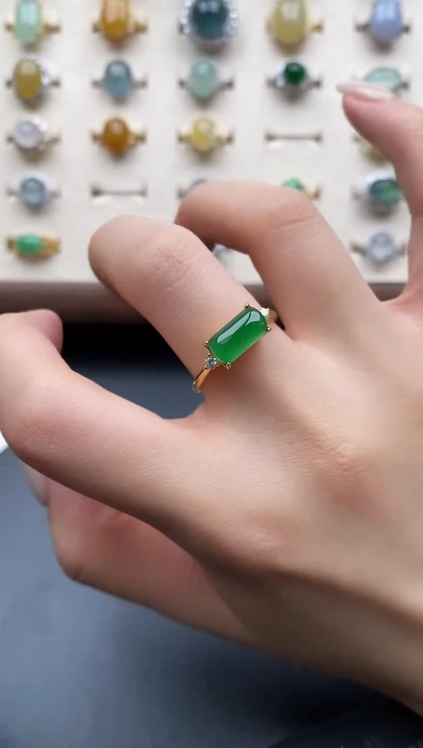 银S925镶嵌戒指翡翠一物一证一礼盒