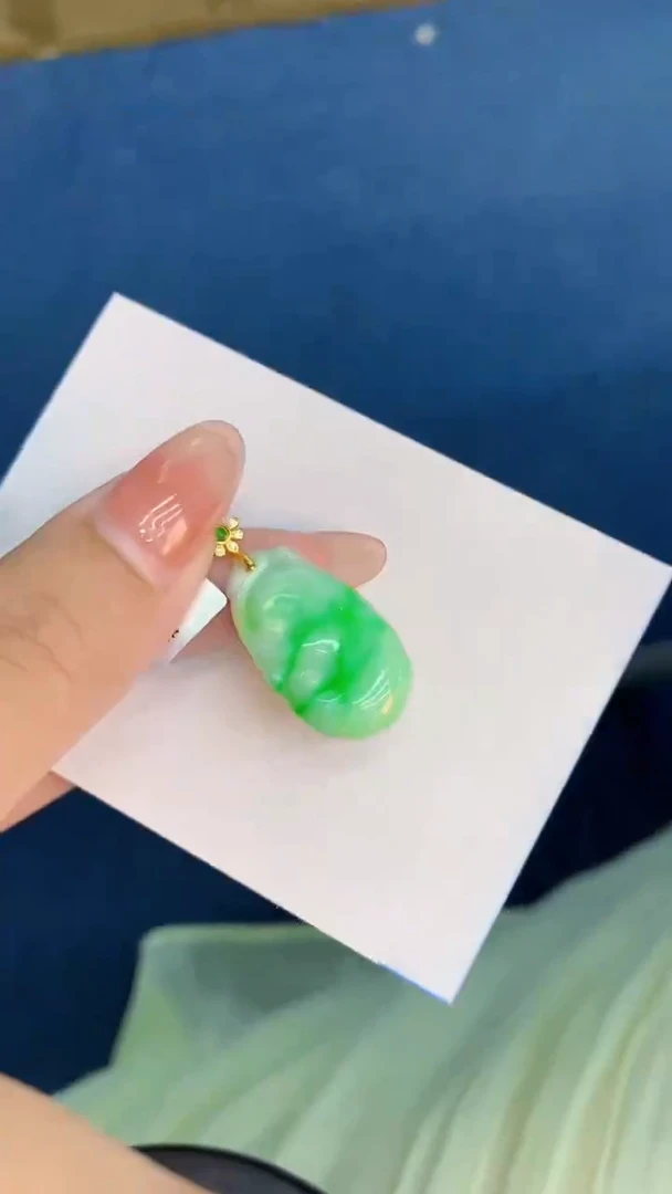 翡翠未镶嵌吊坠(不含链)1