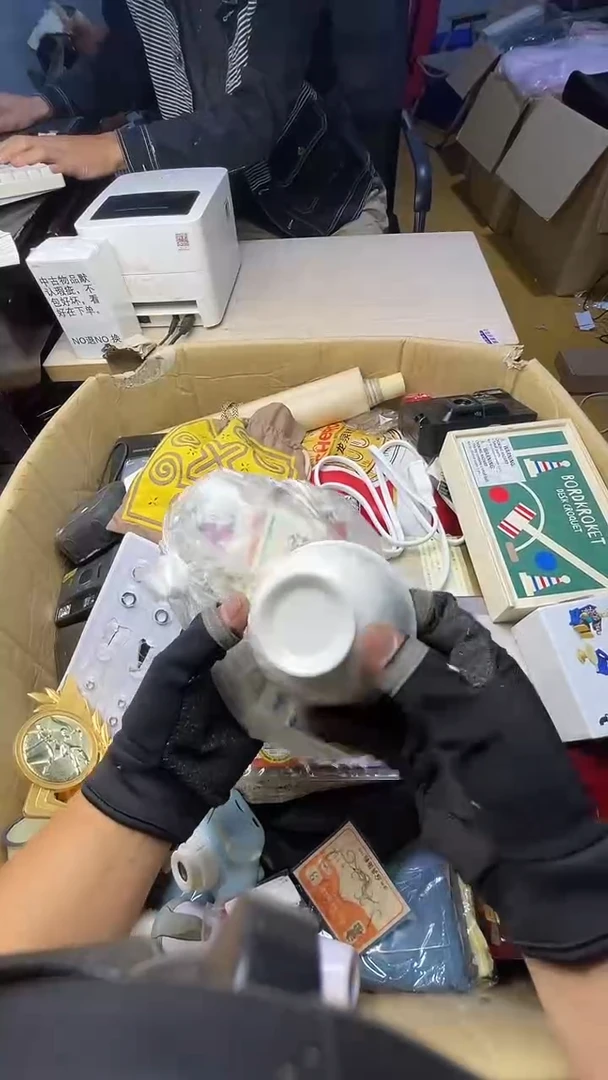 莫****卷二手商品不退不换