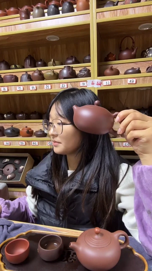 茶壶紫砂西施紫红泥300cc左右