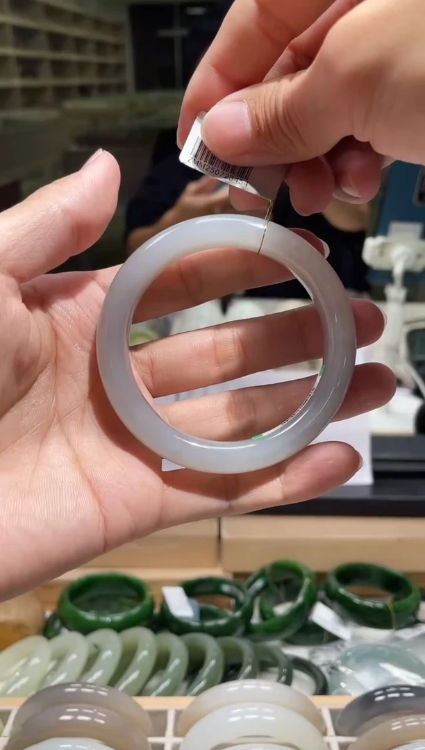 未镶嵌手镯和田玉55-56圈口 3454