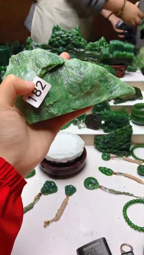 未镶嵌和田玉（碧玉）珠宝半成品1