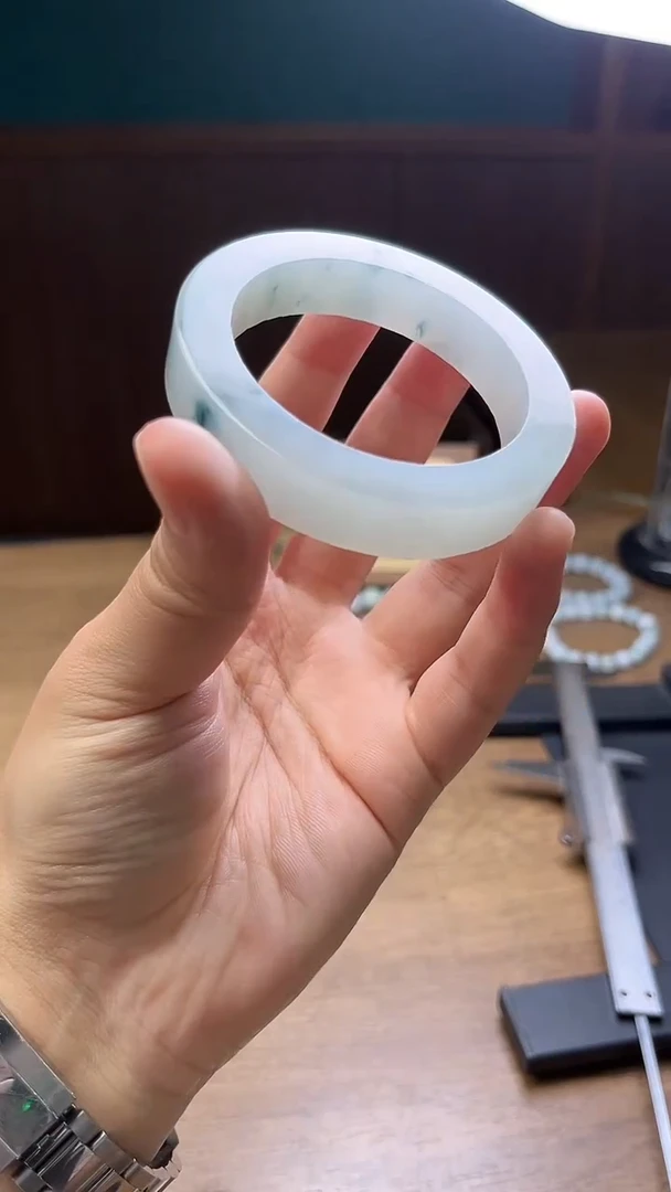 未镶嵌手镯定制翡翠?****?定制
