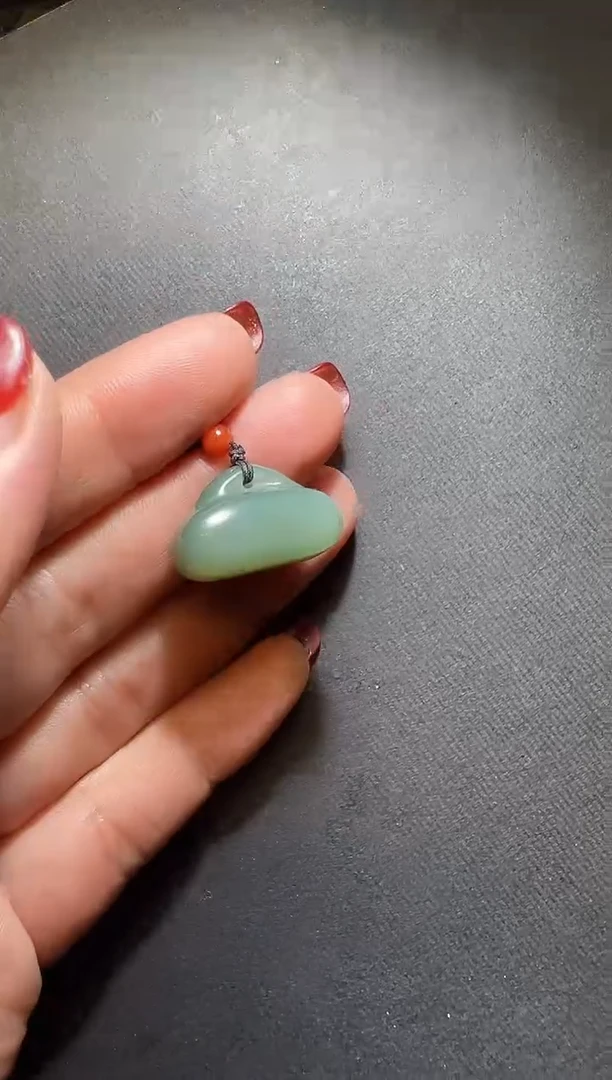 颈饰未镶嵌和田玉和田锁吊坠