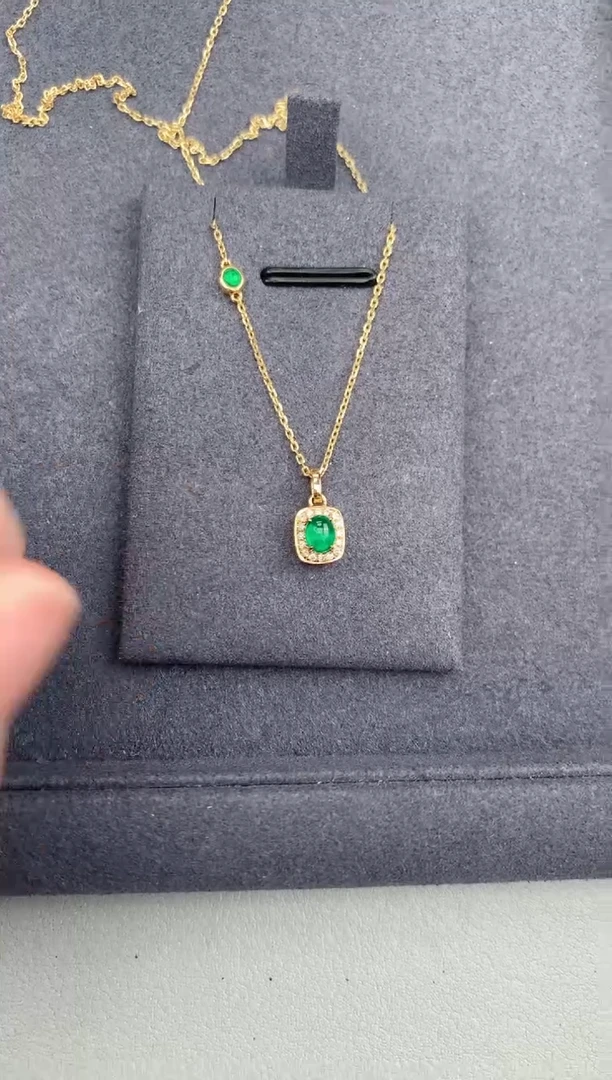 18K金镶嵌颈饰祖母绿0.25ct祖母绿 GD