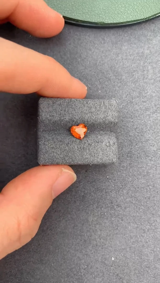 【闪购商品】石榴石（芬达石）裸石未镶嵌1ct芬达